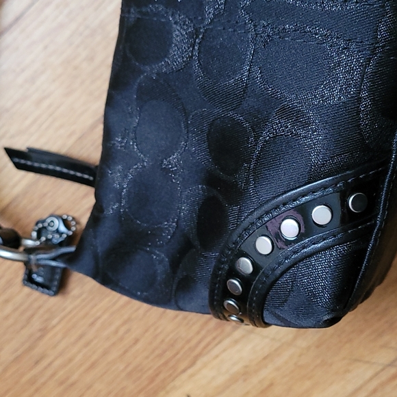Small black "Coach" handbag - Picture 3 of 5